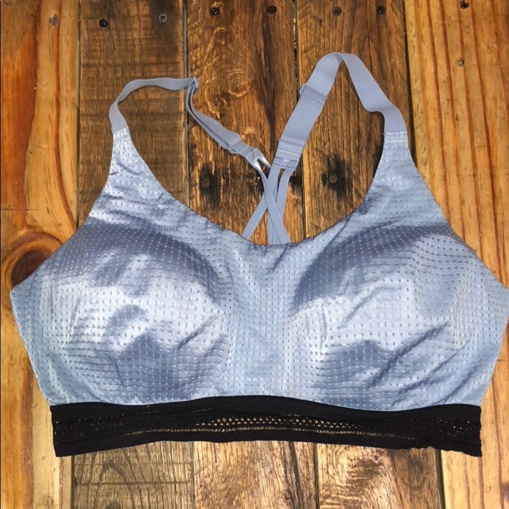 Victoria sport sports bra